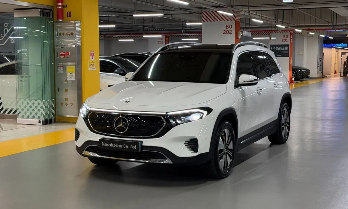 Mercedes-Benz EQB — фото 1
