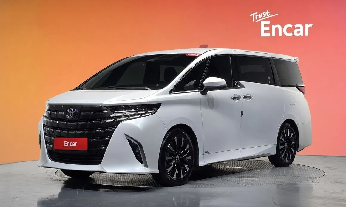 Toyota Alphard — фото 1