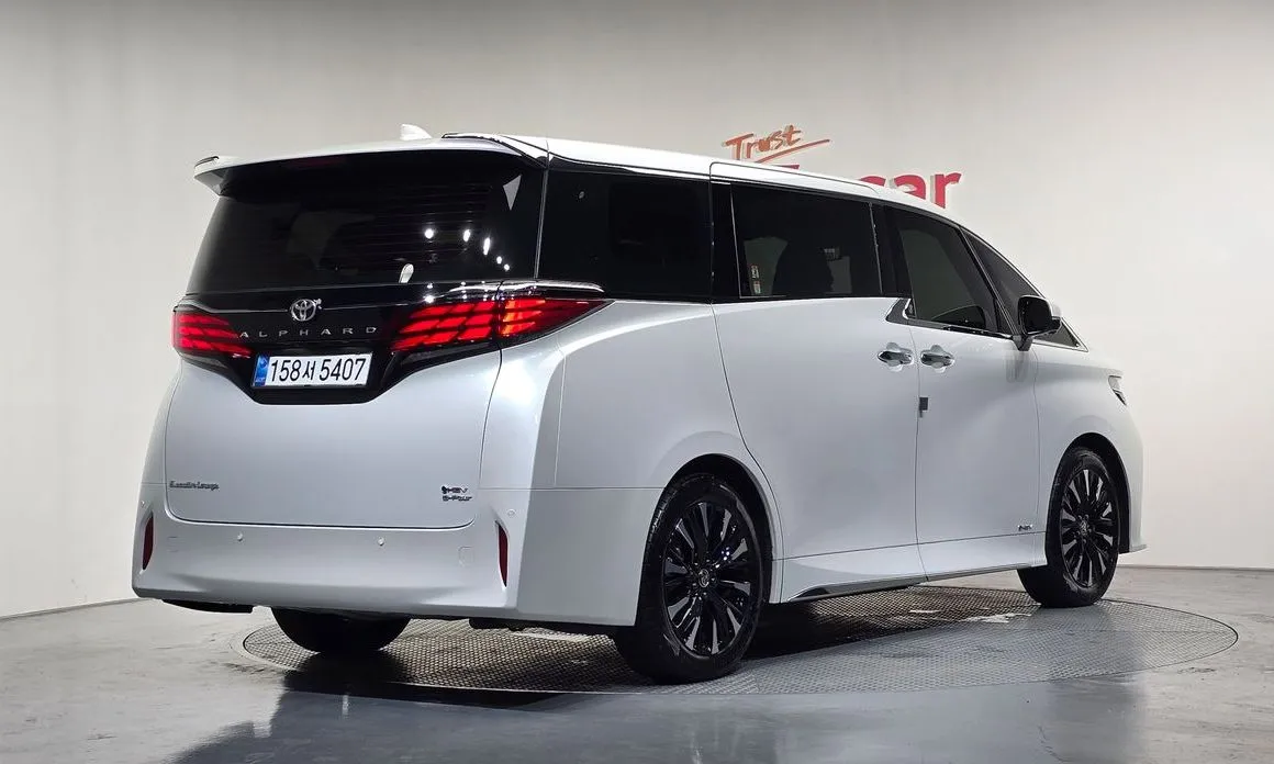 Toyota Alphard — фото 6