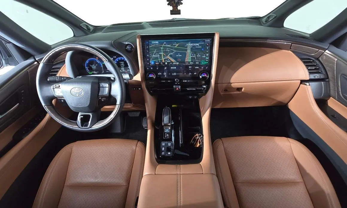 Toyota Alphard — фото 7