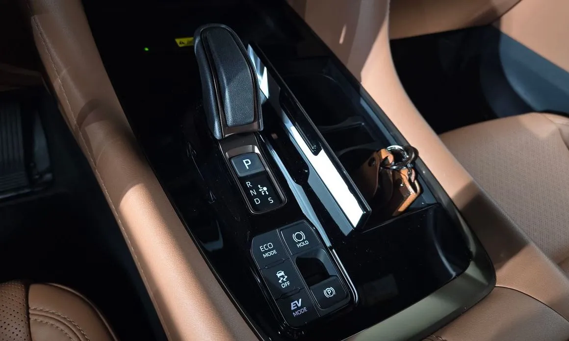 Toyota Alphard — фото 4