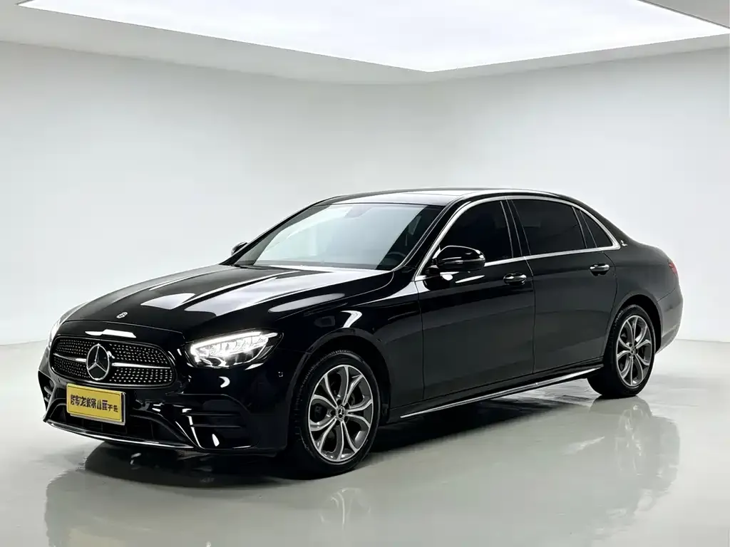 Mercedes-Benz E-Class — фото 2