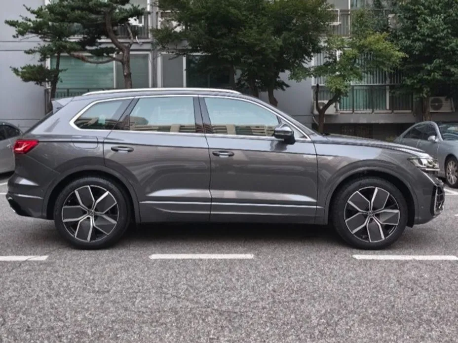 Volkswagen Touareg — фото 9