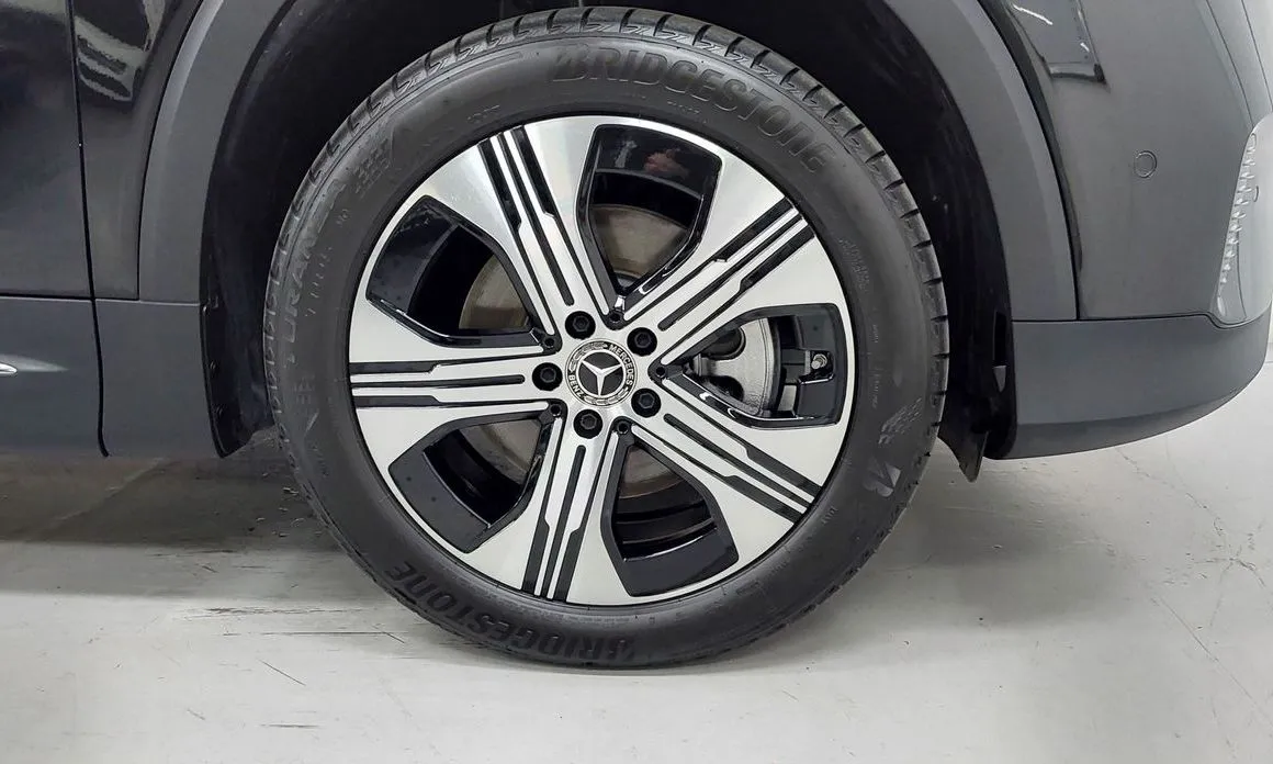 Mercedes-Benz EQB — фото 10