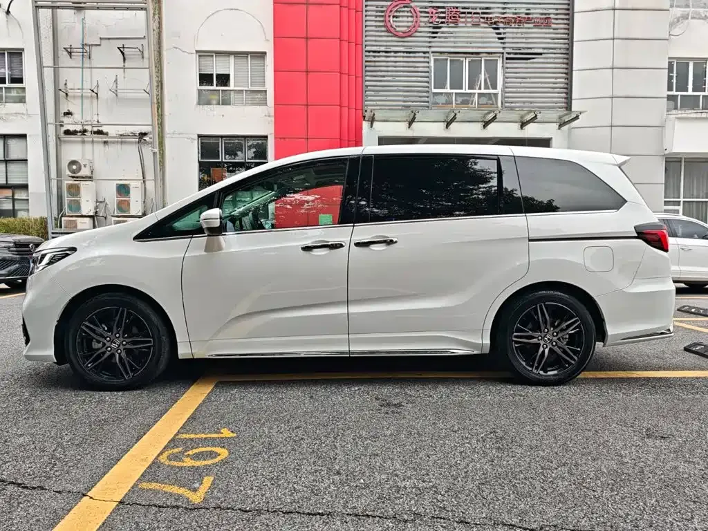 Honda Odyssey — фото 10