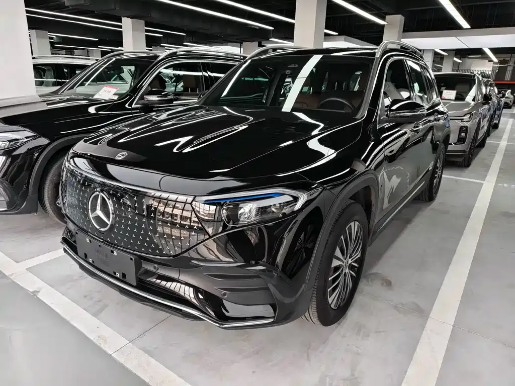 Mercedes-Benz EQB — фото 1