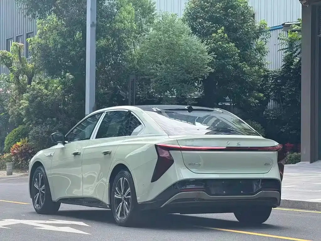 Hongqi EH7 — фото 4