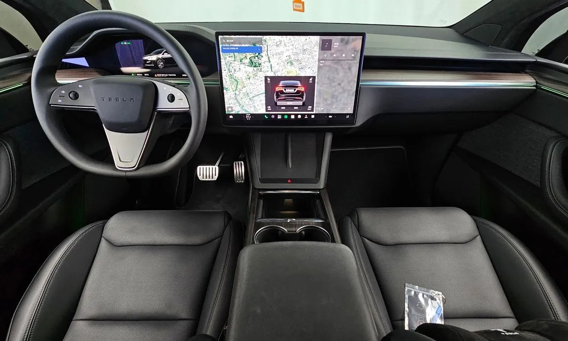 Tesla Model X — фото 8