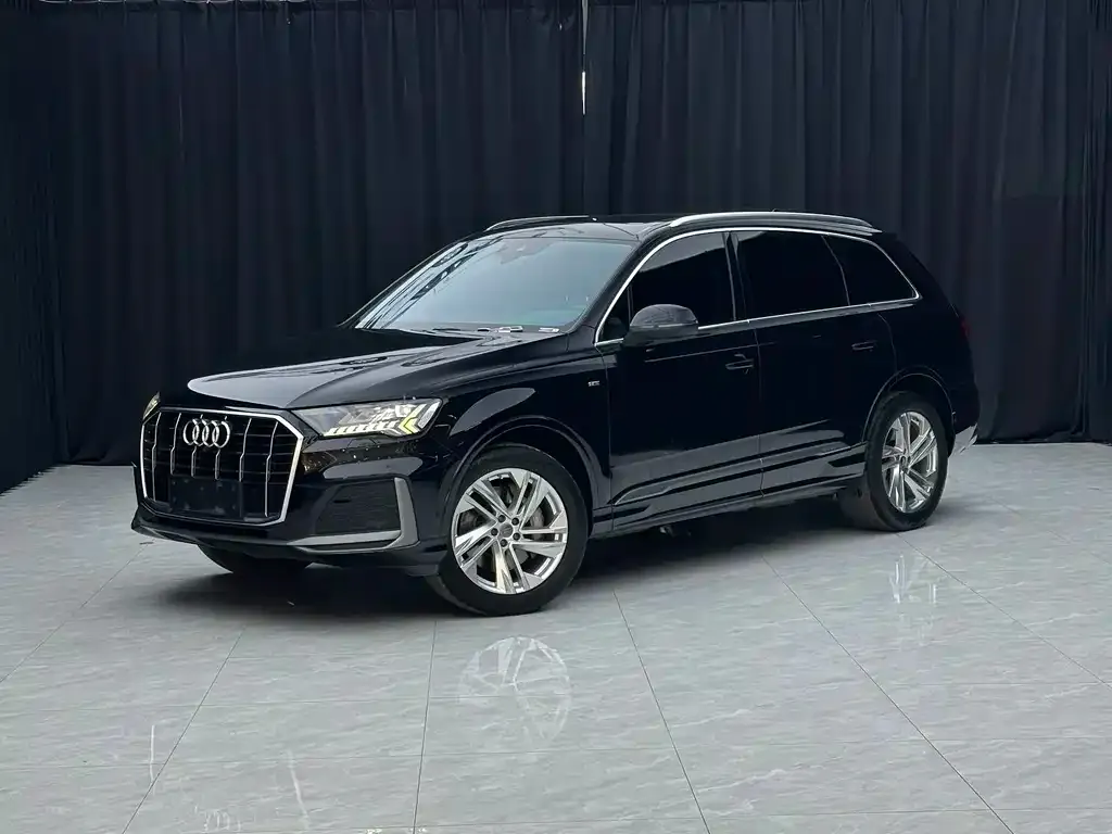 Audi Q7 — фото 1