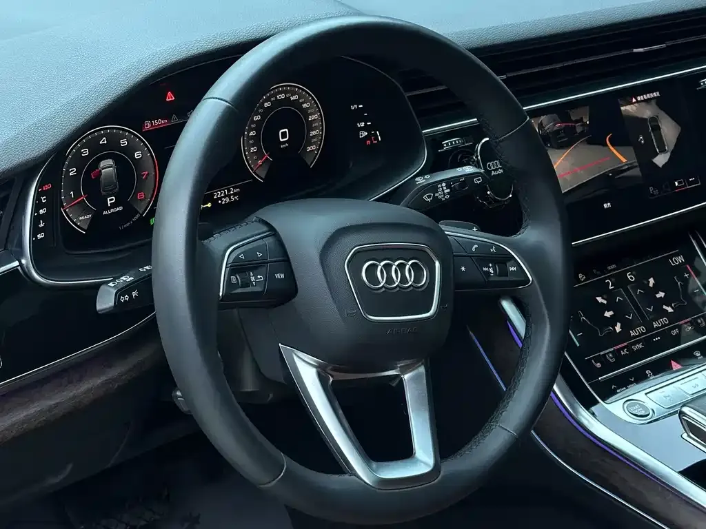 Audi Q7 — фото 8