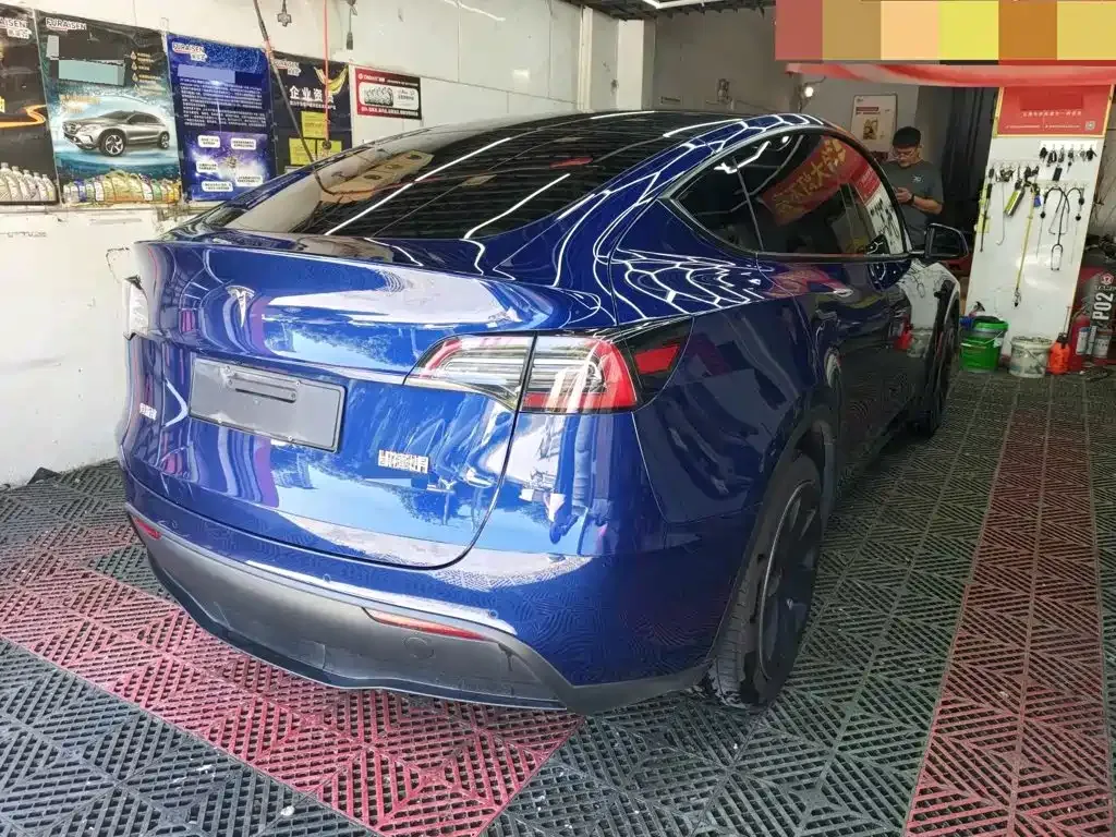 Tesla Model Y — фото 6