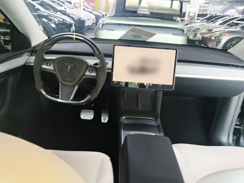 Tesla Model Y — фото 9