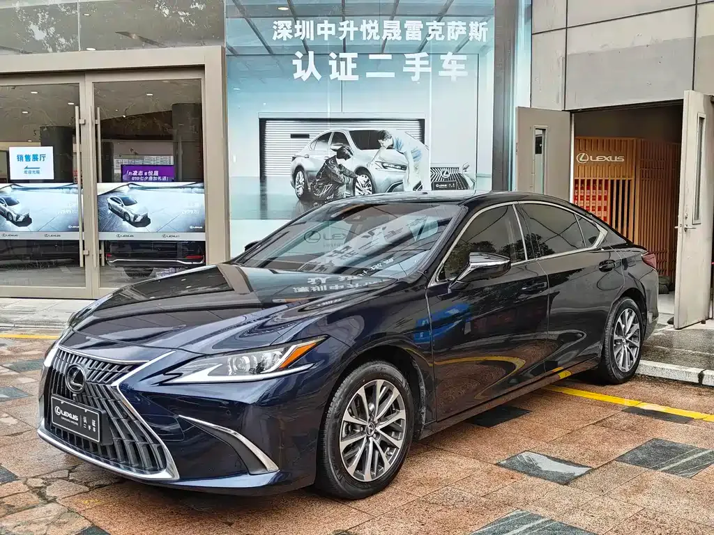 Lexus ES — фото 1