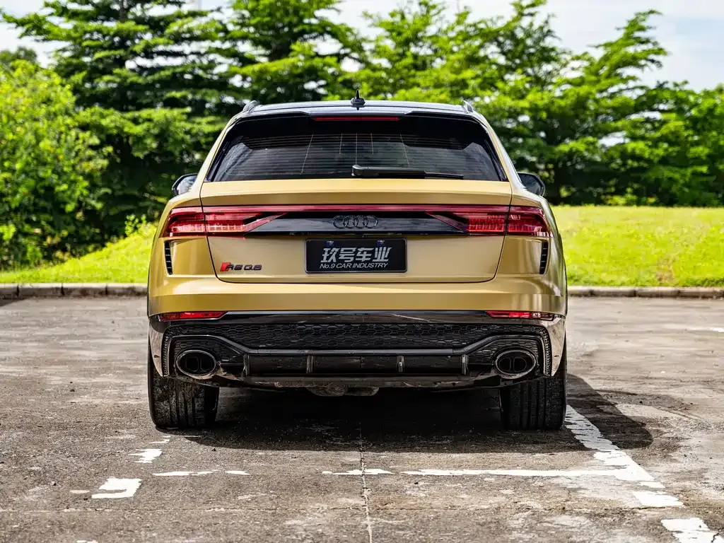 Audi RS Q8 — фото 10
