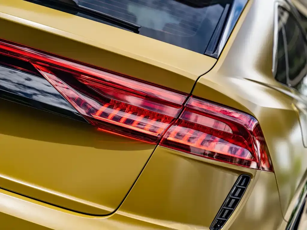 Audi RS Q8 — фото 5