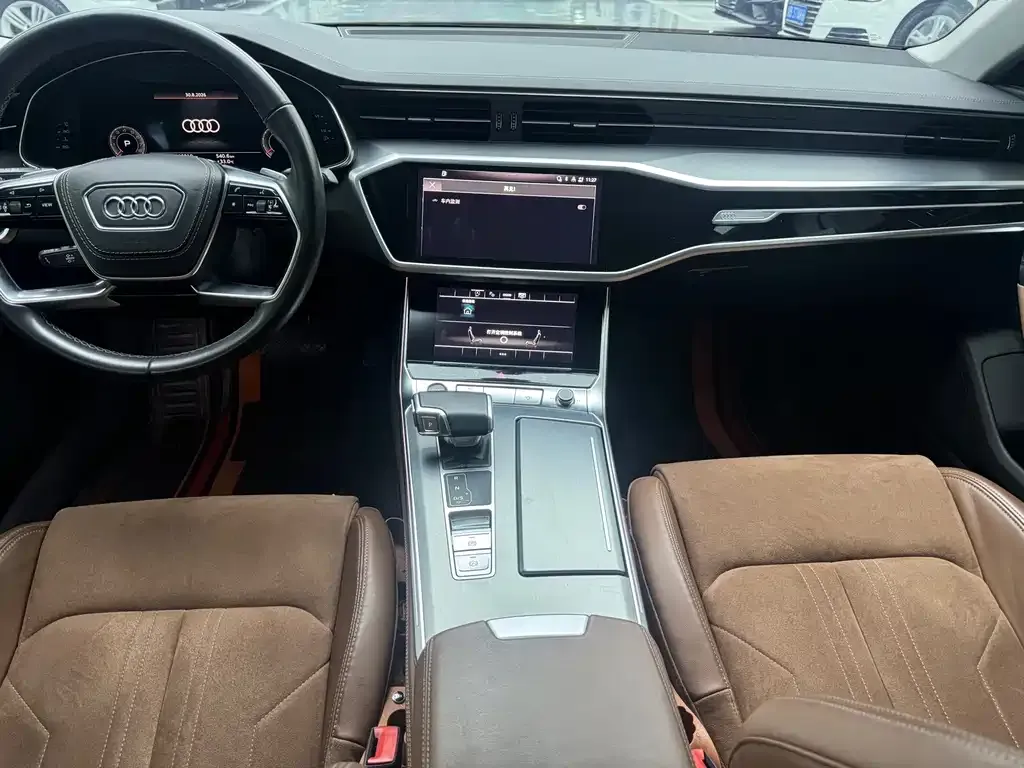 Audi A7L — фото 7