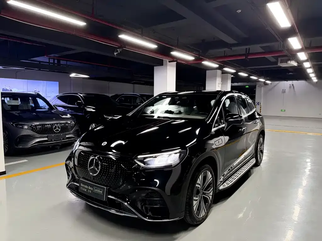 Mercedes-Benz EQE SUV — фото 1