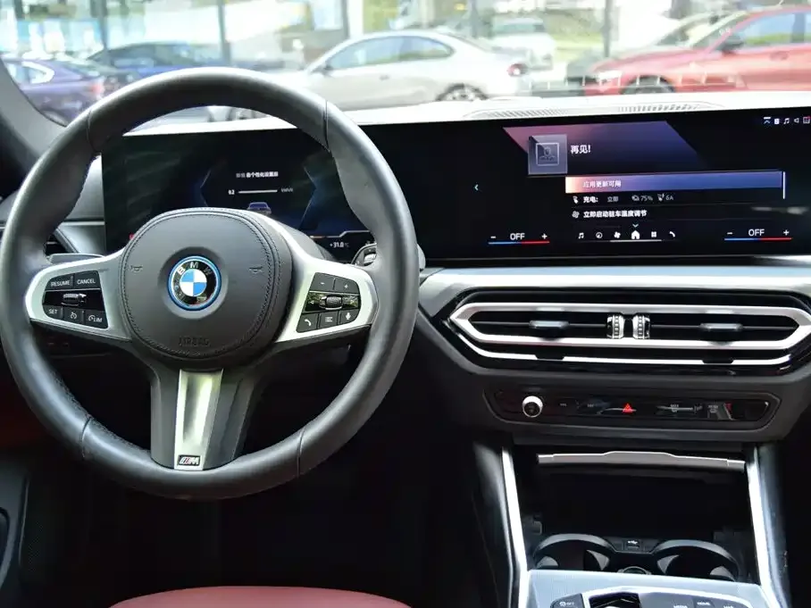 BMW i4 — фото 9