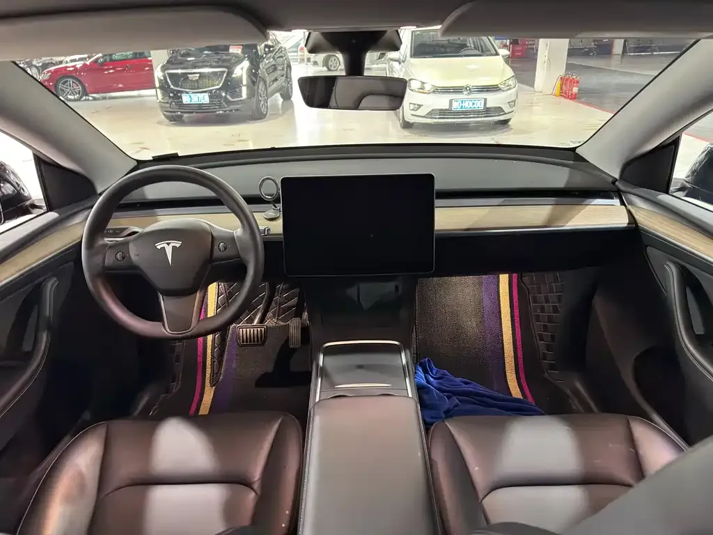 Tesla Model Y — фото 2
