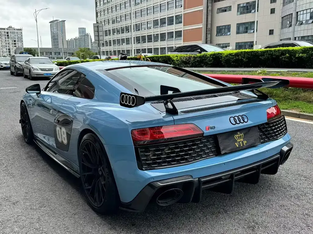 Audi R8 — фото 8