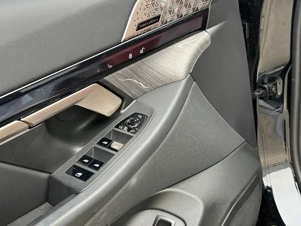 BMW 5 Series — фото 10