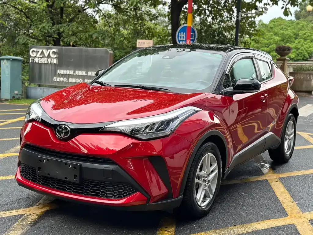 Toyota C-HR — фото 1
