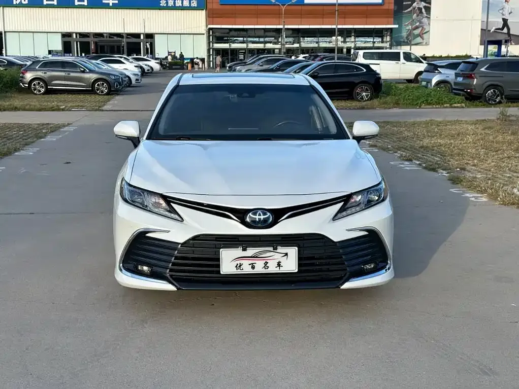 Toyota Camry — фото 3