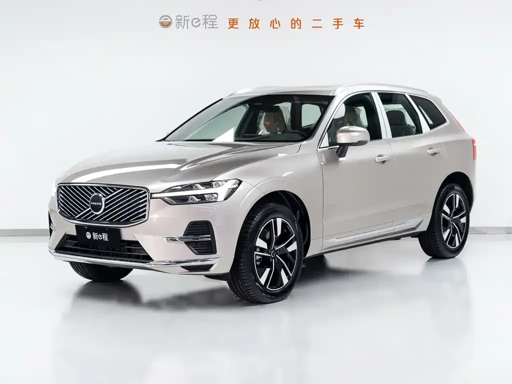 Volvo XC60 — фото 1