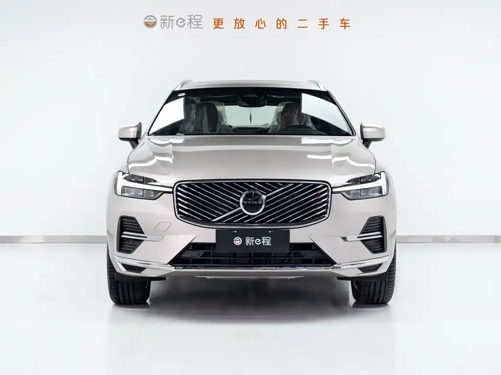 Volvo XC60 — фото 10