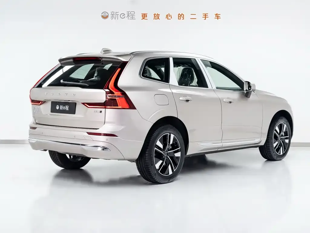 Volvo XC60 — фото 5