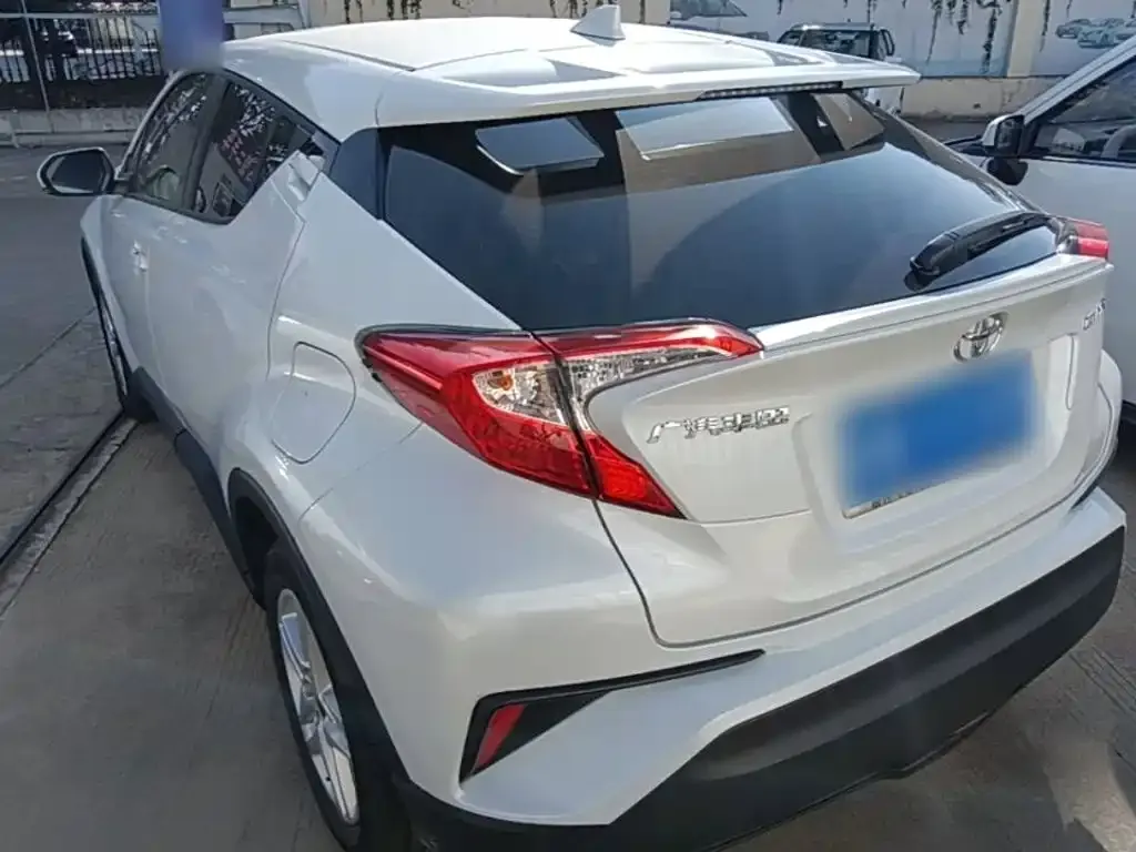 Toyota C-HR — фото 6