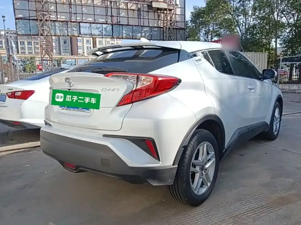 Toyota C-HR — фото 8