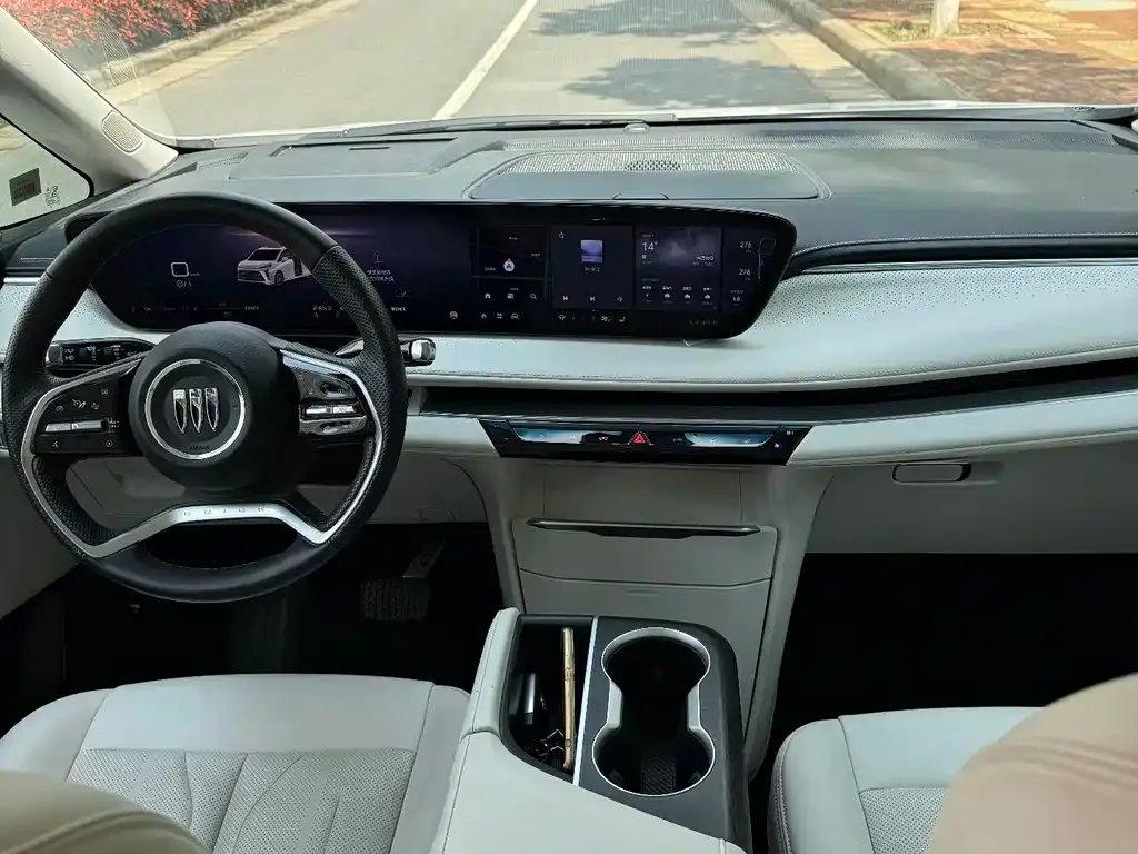 Buick GL8 Hybrid — фото 3