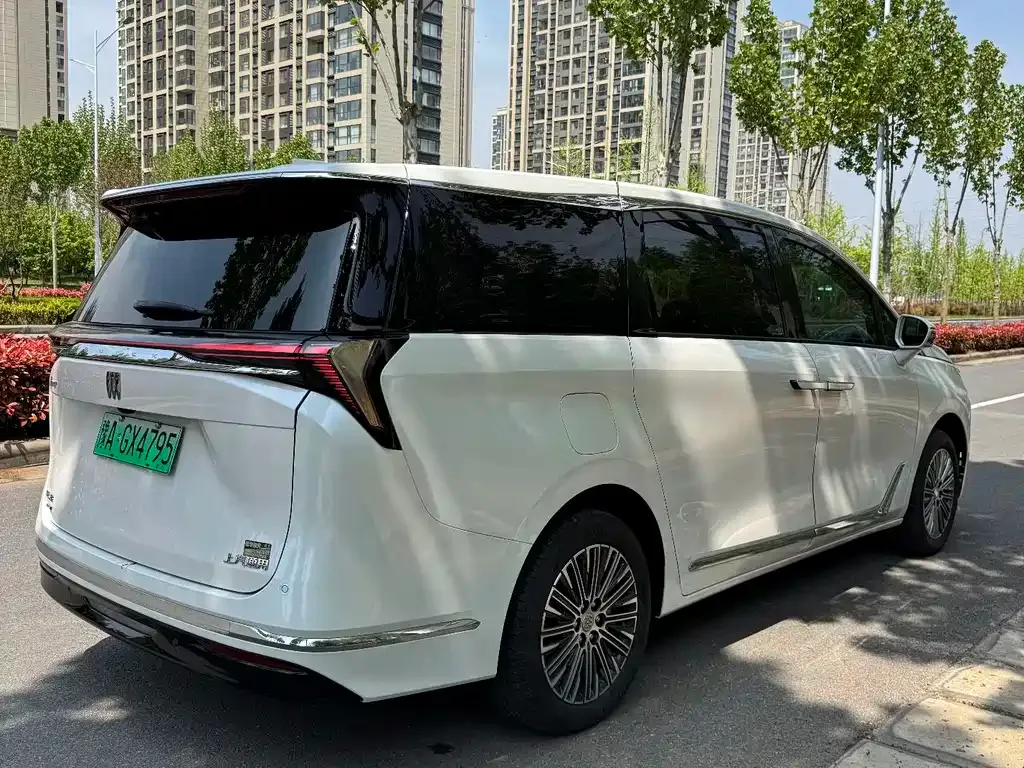 Buick GL8 Hybrid — фото 8