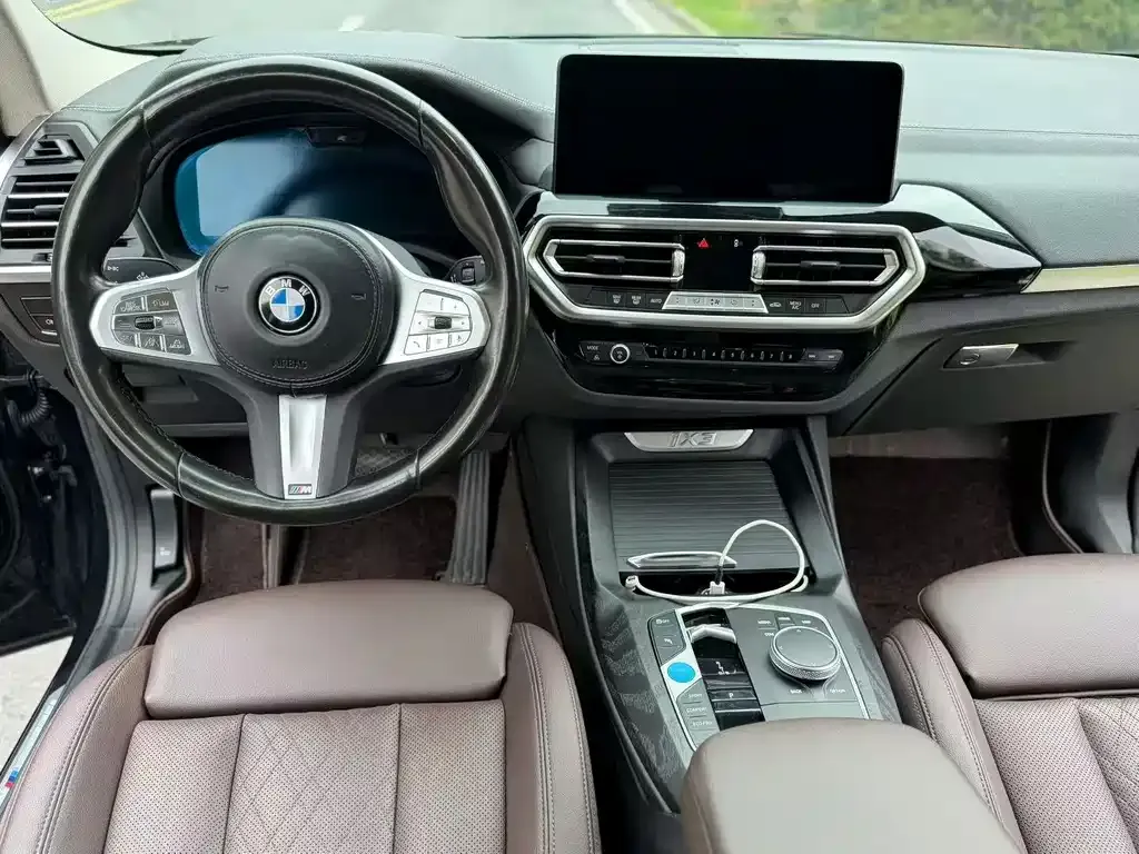 BMW iX3 — фото 3