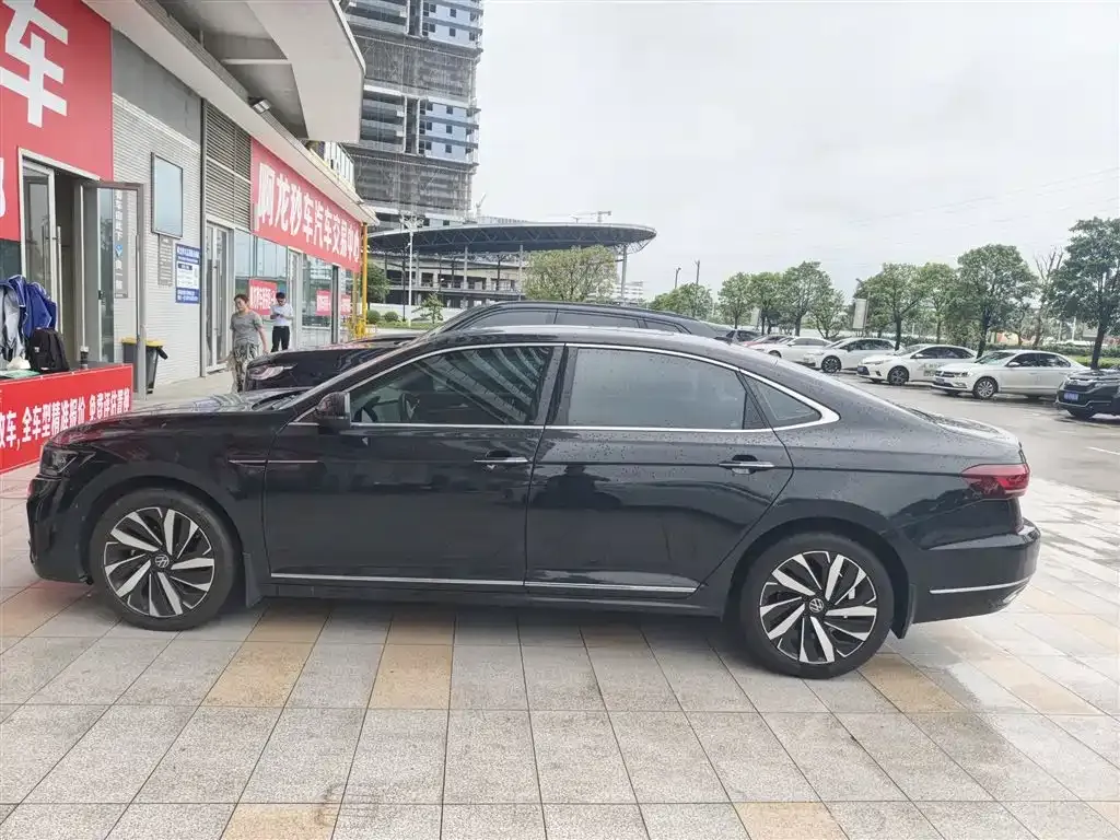 Volkswagen Passat — фото 7