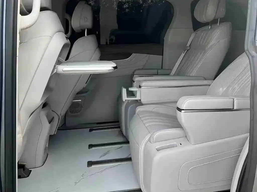 Roewe iMAX8 — фото 2