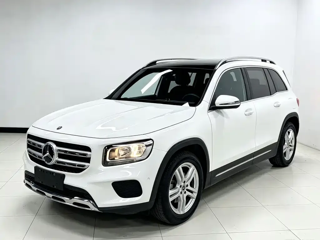 Mercedes-Benz GLB — фото 1