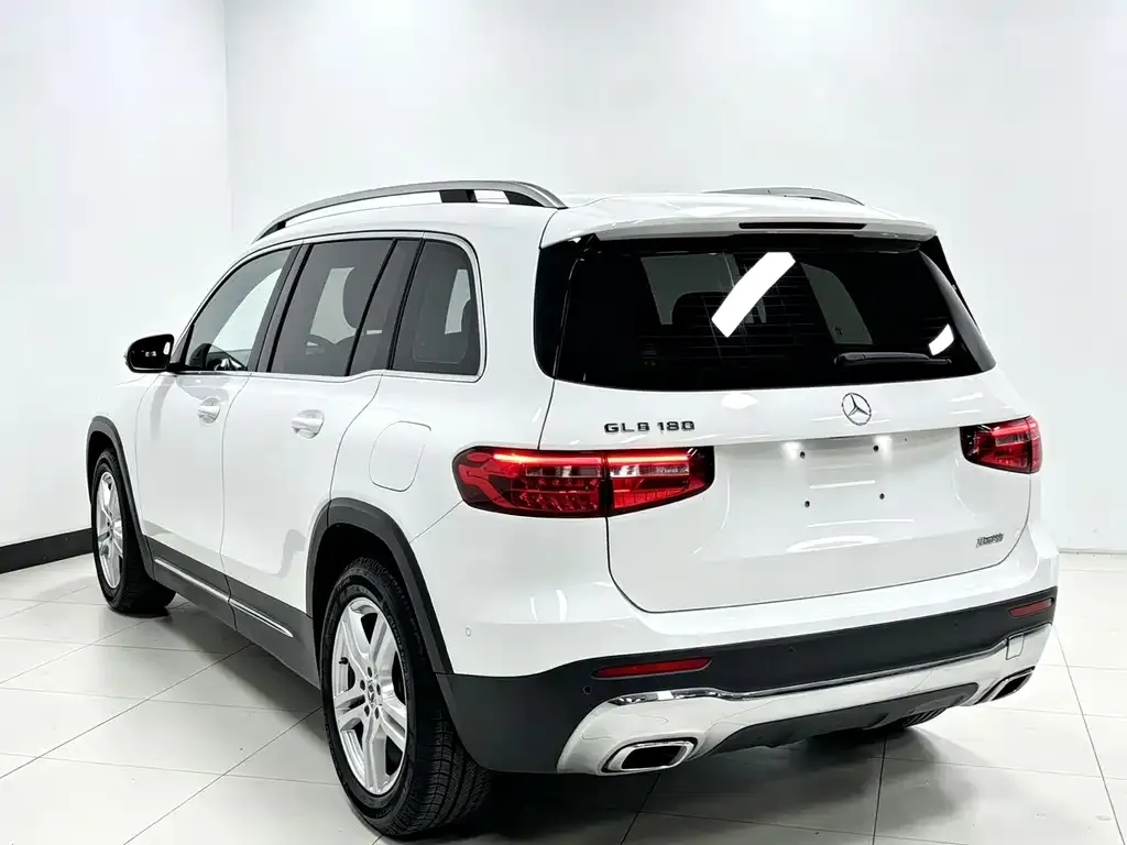 Mercedes-Benz GLB — фото 10