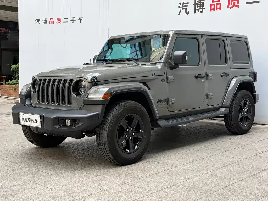 Jeep Wrangler — фото 1
