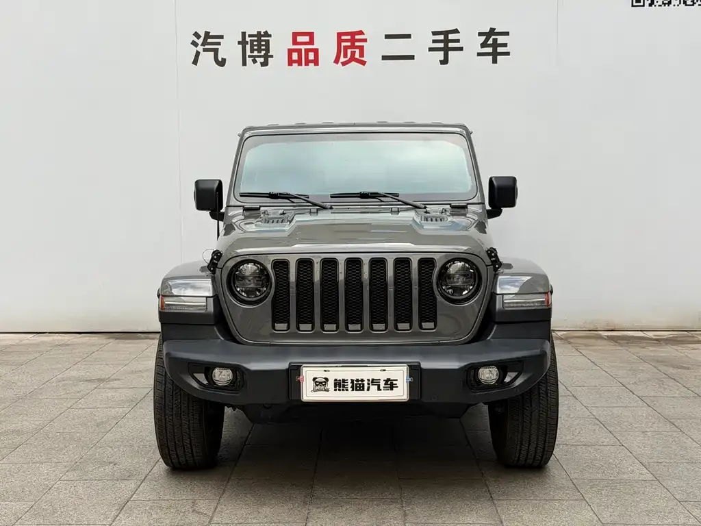 Jeep Wrangler — фото 8