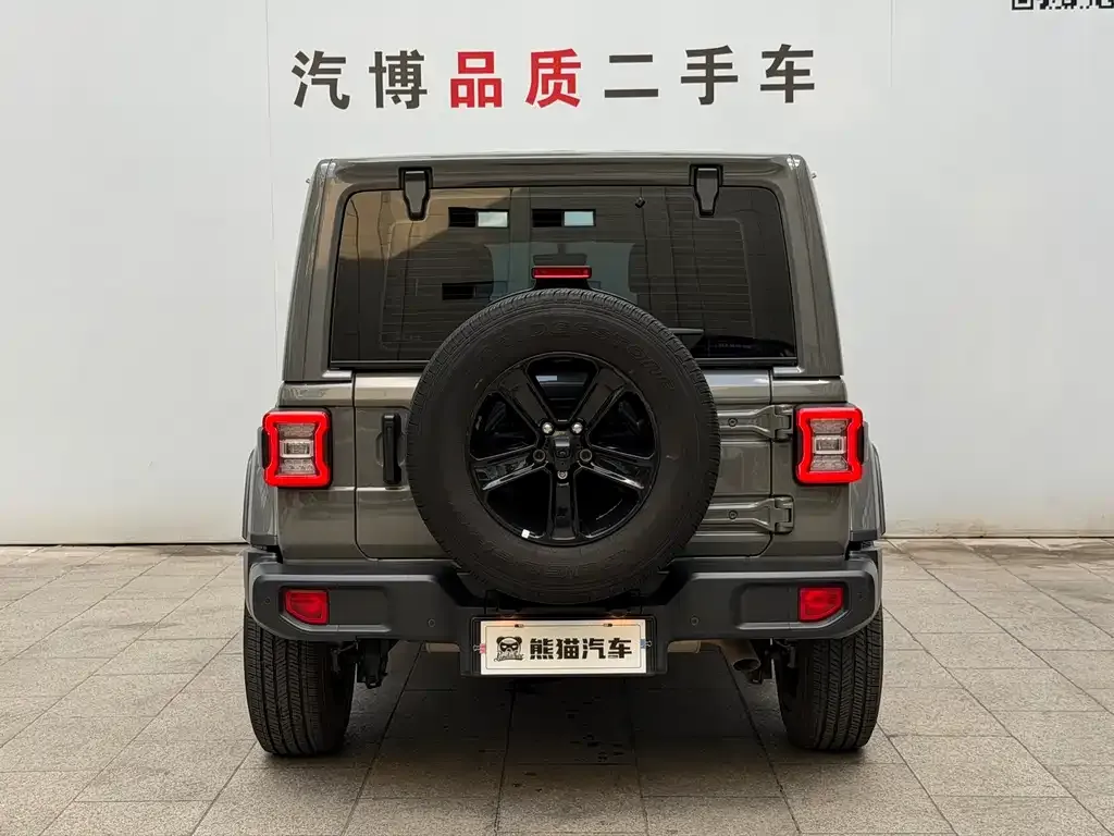 Jeep Wrangler — фото 2