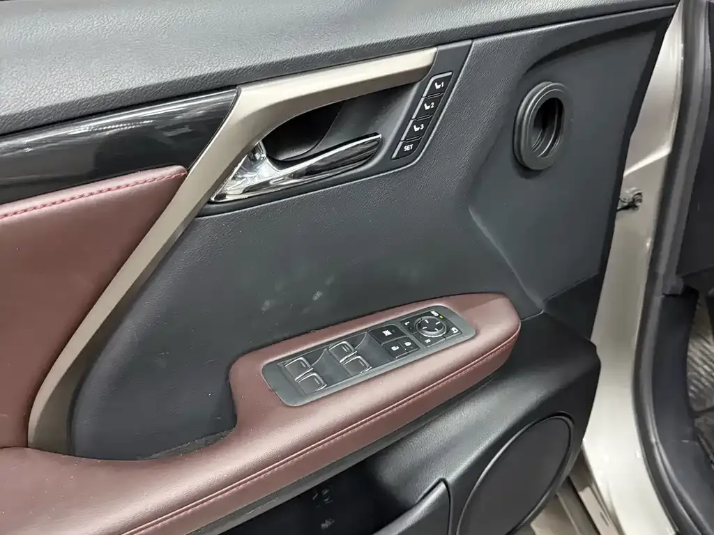 Lexus RX — фото 9
