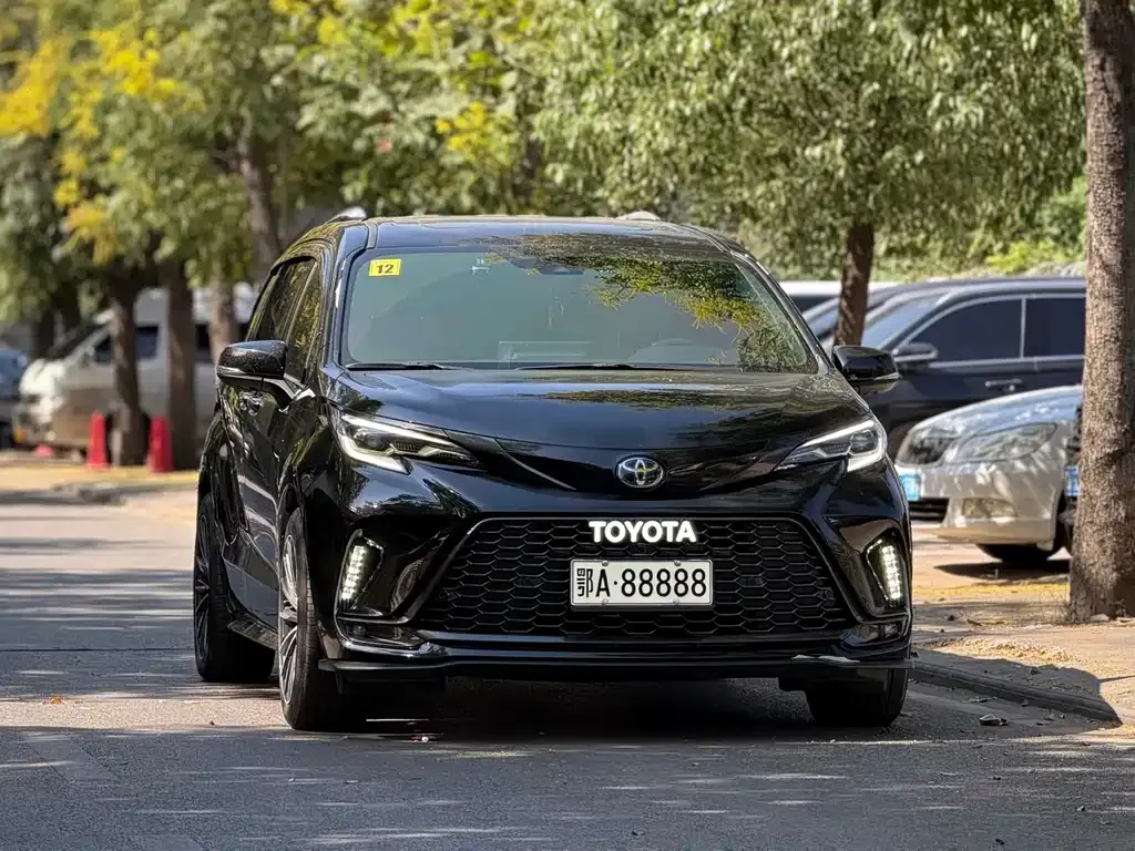 Toyota Granvia — фото 7