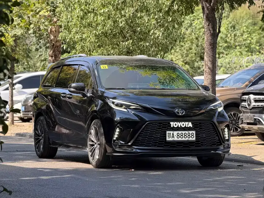 Toyota Granvia — фото 10
