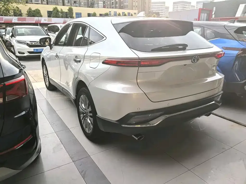 Toyota Harrier — фото 10