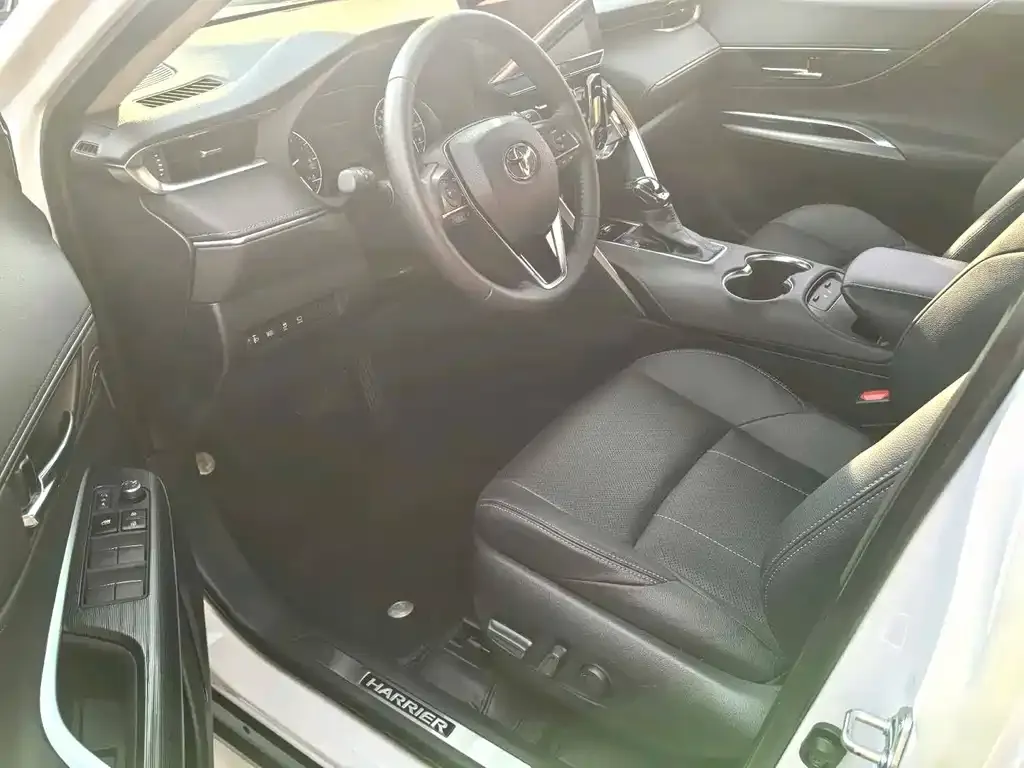 Toyota Harrier — фото 3