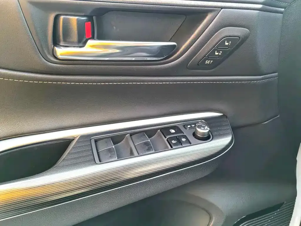 Toyota Harrier — фото 8