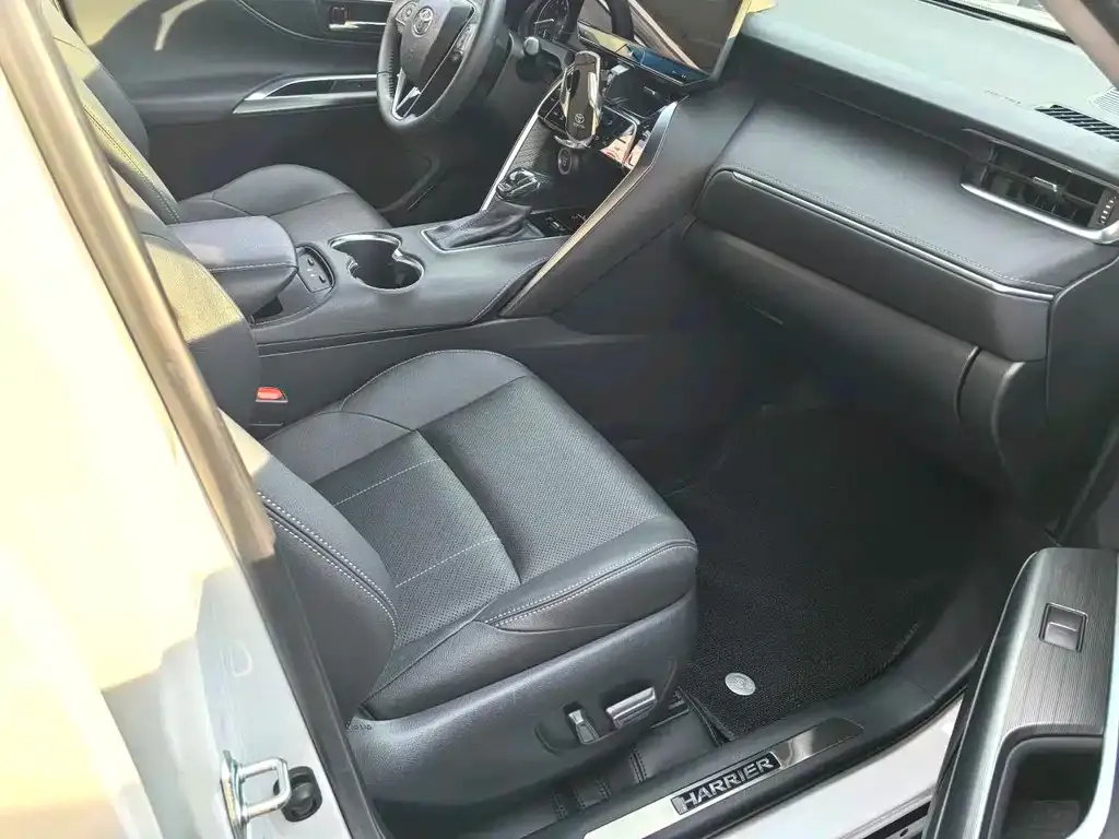 Toyota Harrier — фото 9