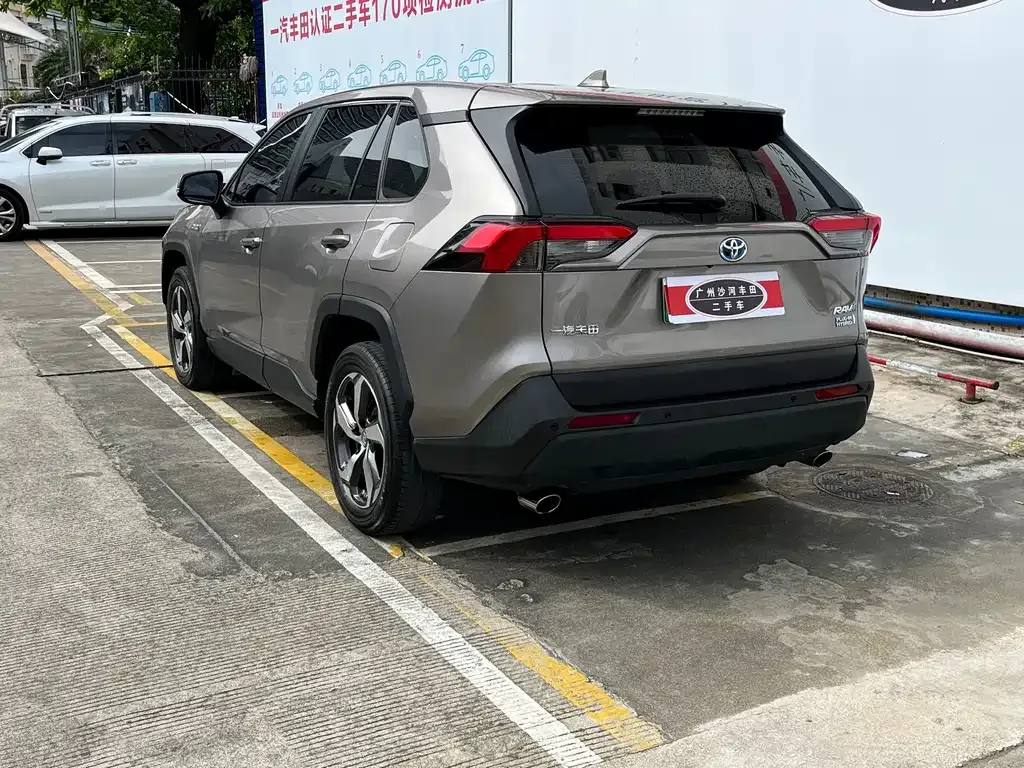 Toyota RAV4 Prime — фото 6